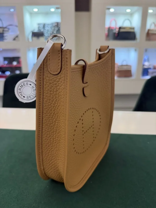 Hermes Evelyne 16 Amazone biscuit camel 2025