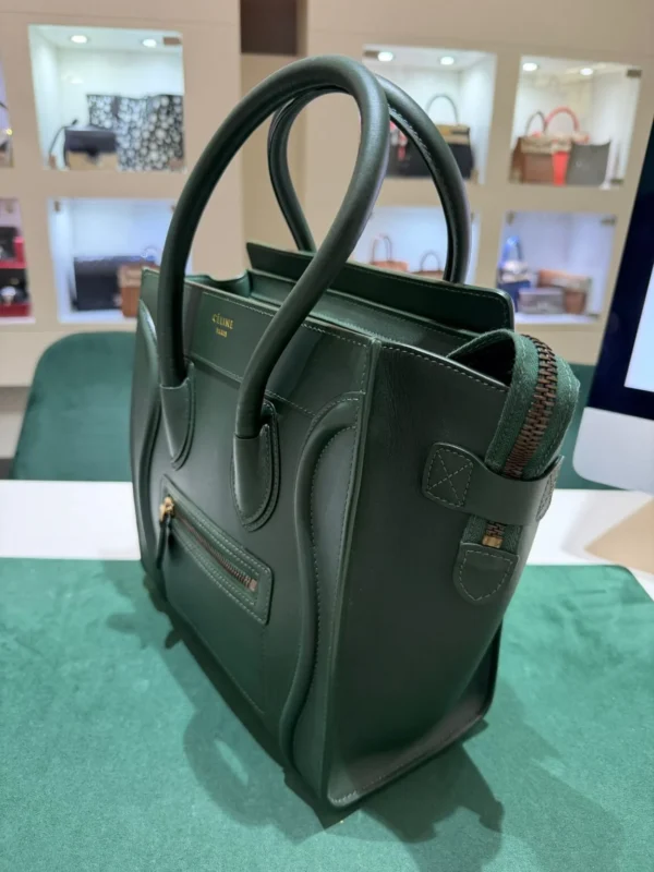 Céline Luggage micro – Pelle di vitello verde Modello: Luggage