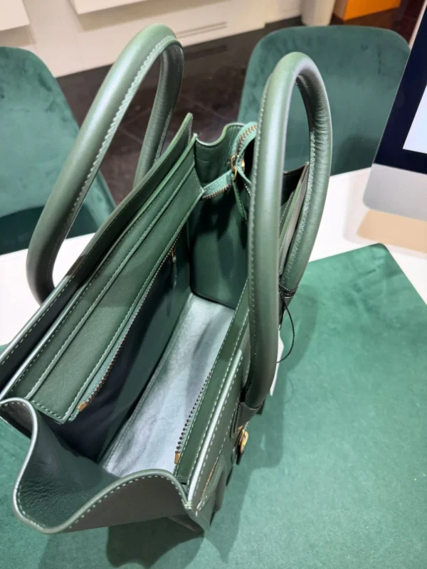 Céline Luggage micro – Pelle di vitello verde Modello: Luggage