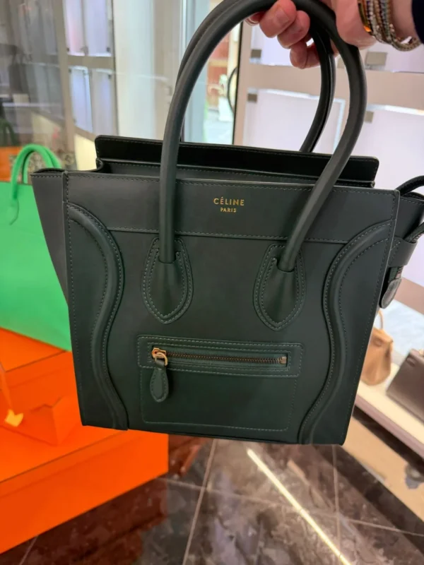 Céline Luggage micro – Pelle di vitello verde Modello: Luggage