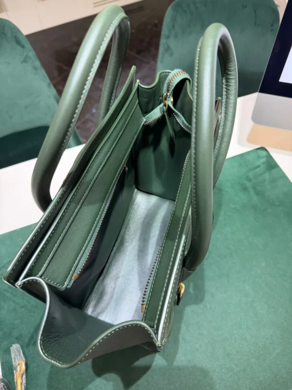 Céline Luggage micro – Pelle di vitello verde Modello: Luggage