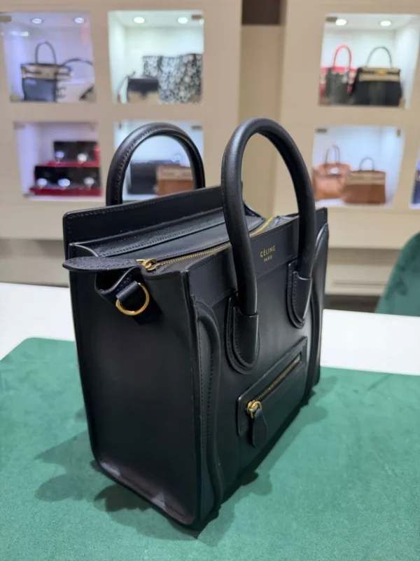Céline Luggage Nano – Pelle di vitello nera Modello: Luggage