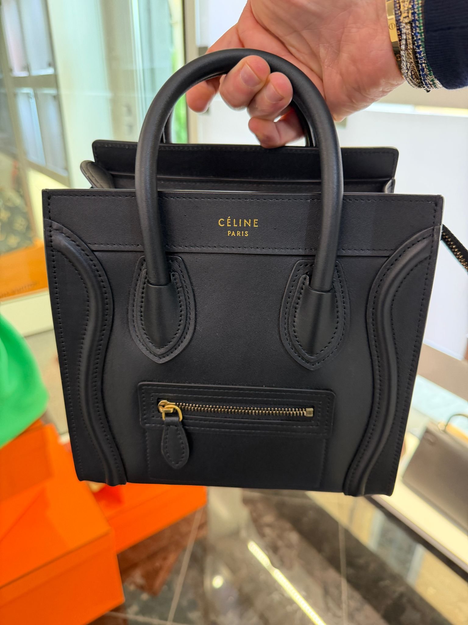 Céline Luggage Nano – Pelle di vitello nera Modello: Luggage - Image 9