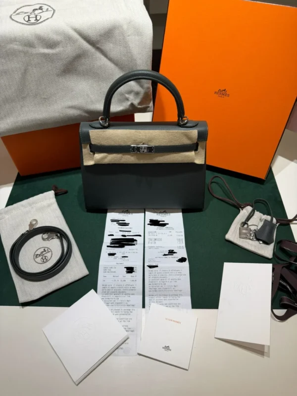 Hermès Kelly 25 Sellier Nuova 2026 stampa G in pelle Epsom colore vert mangrove con hardware palladio