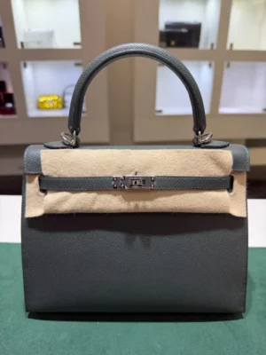 Hermès Kelly 25 Sellier Nuova 2026 stampa G in pelle Epsom colore vert mangrove con hardware palladio