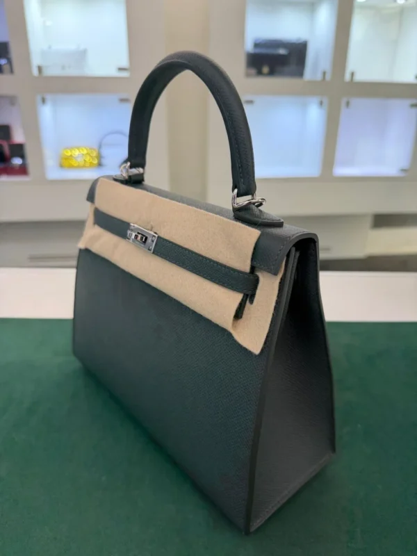 Hermès Kelly 25 Sellier Nuova 2026 stampa G in pelle Epsom colore vert mangrove con hardware palladio