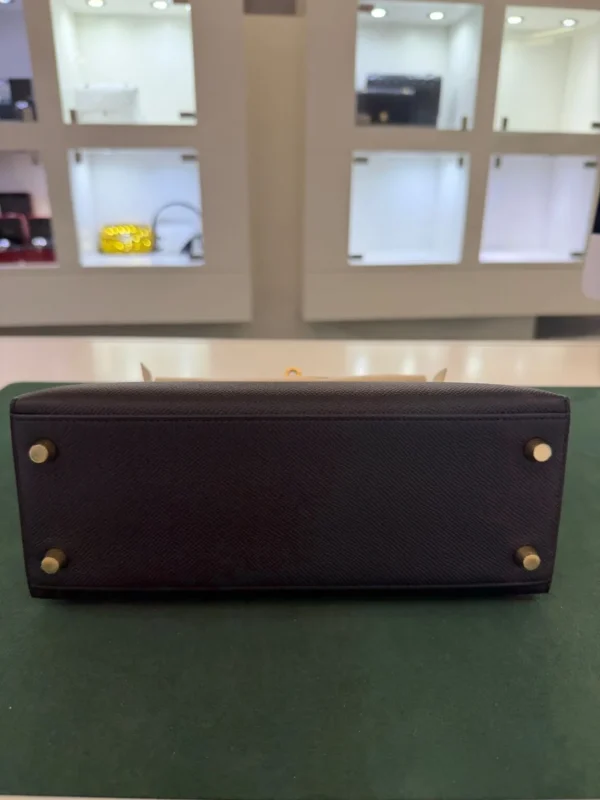 Hermès Kelly 25 sellier Nuova 2022 stampa in pelle epsom colore Nero noir con hardware dorato con tutti gli adesivi di protezione dell’imballaggio