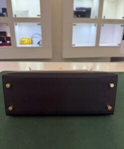 Alternative view of Hermès Kelly 25 sellier Nuova 2022 stampa U in pelle epsom colore Nero noir con hardware dorato con tutti gli adesivi di protezione dell’imballaggio