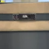 Hermès Kelly 28 sellier veau pellame epsom NUOVA 2026 seriale G color vert amande con hardware palladio
