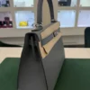 Hermès Kelly 28 sellier veau pellame epsom NUOVA 2026 seriale G color vert amande con hardware palladio