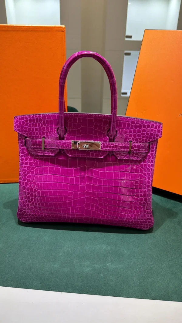 Hermès Birkin 30 CROCODYLUS POROSUS second hand fuxia del 2022 full set top condition hardware in palladio