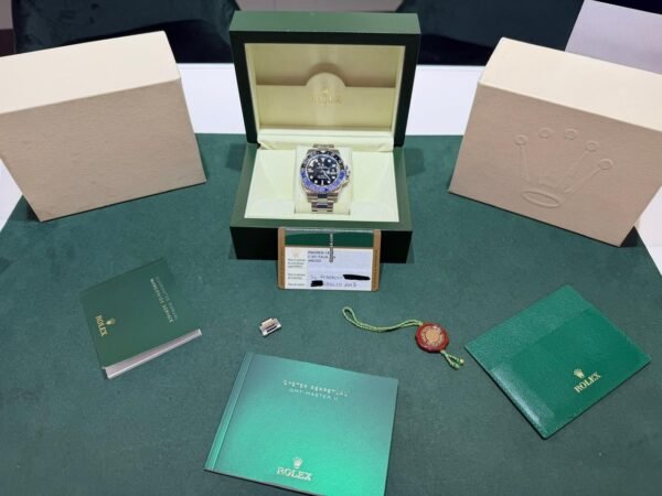 Rolex GMT-Master II Batman del 2017 Italia card bicolore full set top condition con documenti