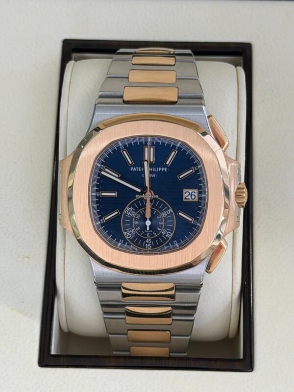 Patek Philippe Nautilus acciaio oro rosa quadrante blu del 2015 full set excellent condition documenti