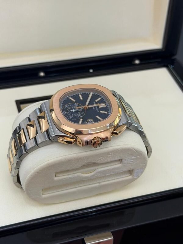 Patek Philippe Nautilus acciaio oro rosa quadrante blu del 2015 full set excellent condition documenti