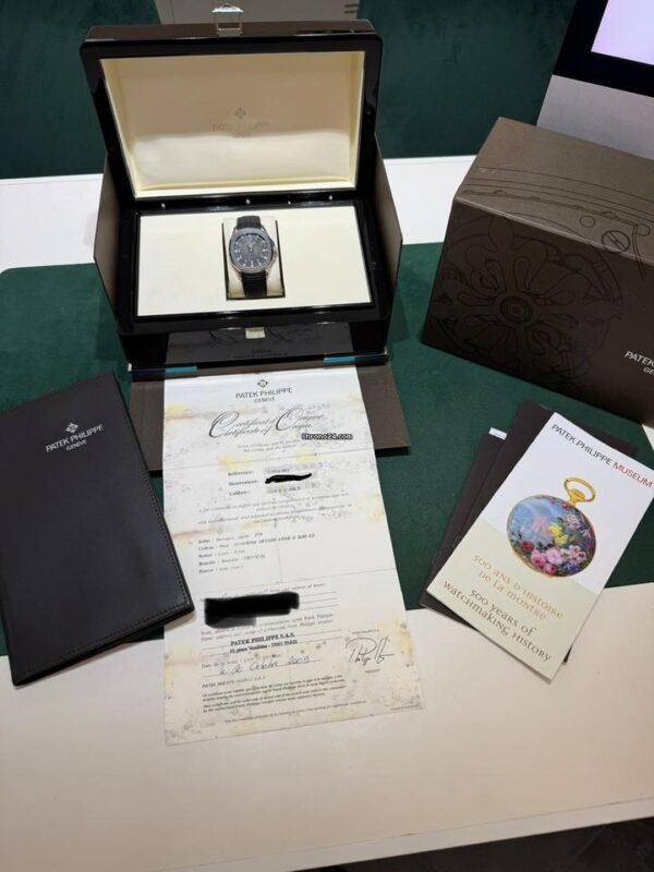 Patek Philippe Aquanaut 40mm del 2009 full set excellent condition con documenti e scatola Patek
