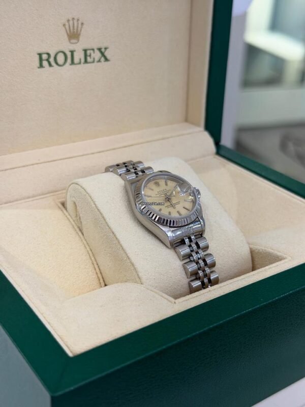 Rolex Lady-Datejust 26mm del 1996 Jubile ghiera oro bianco full set top condition con documenti