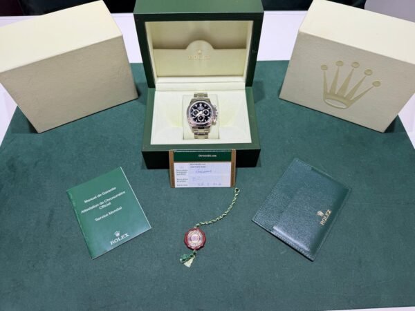 Rolex Daytona Cosmograph del 2010 claps lunga full set top condition con documenti e scatola