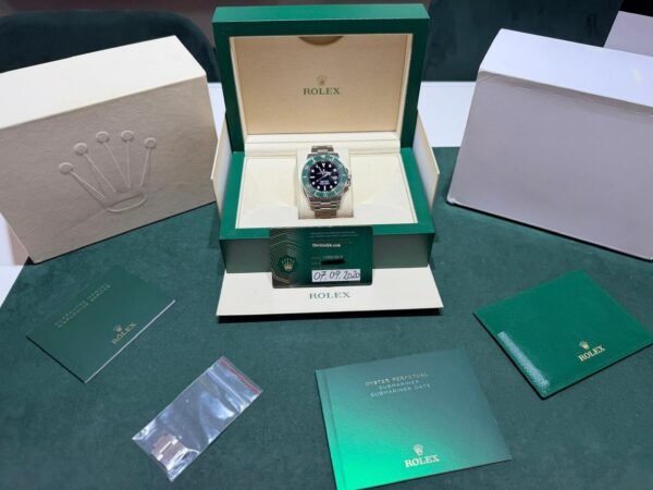 Rolex Submariner Date Starbucks del 2020 full set top condition con documenti e scatola