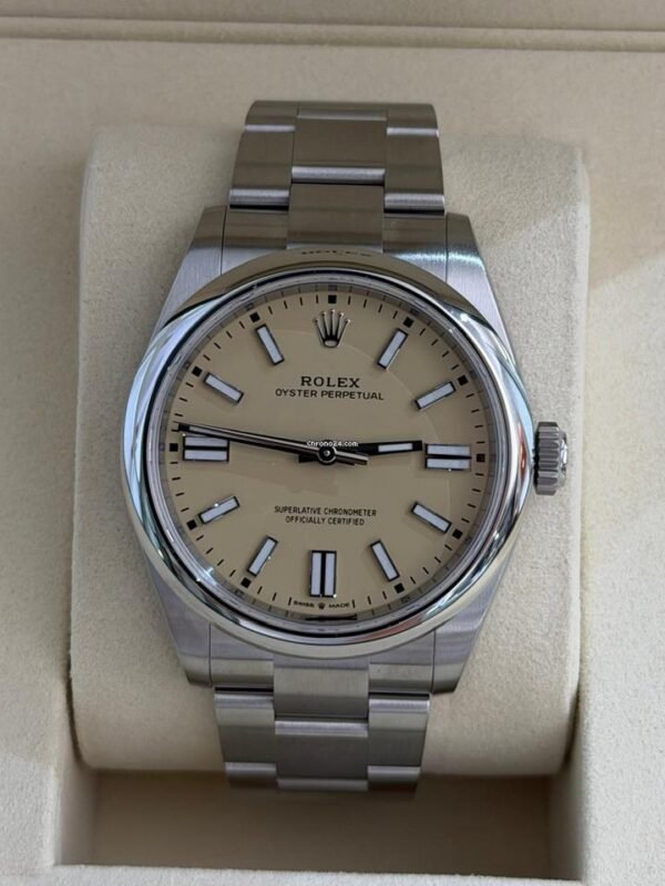 Rolex Oyster Perpetual Stainless Dial 41mm NUOVO 2026 Italia champagne beige giallo full set