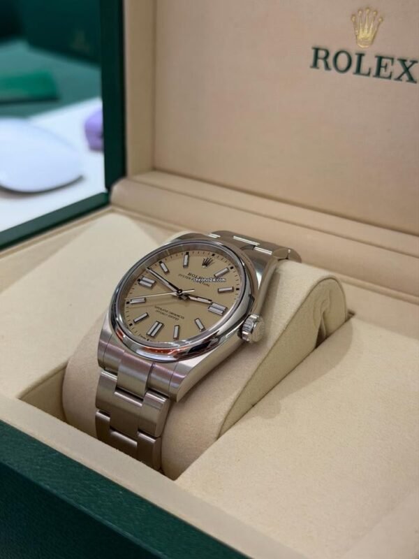 Rolex Oyster Perpetual Stainless Dial 41mm NUOVO 2026 Italia champagne beige giallo full set