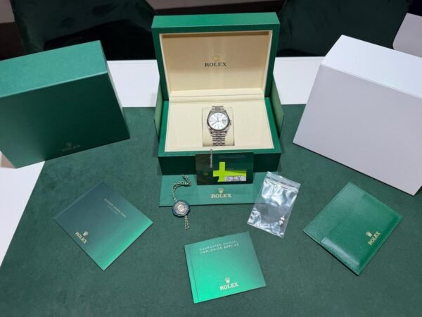 Rolex Datejust 36 NUOVO 2026 Maggio jubilee argent&eacute; full set con documenti e scatola Rolex
