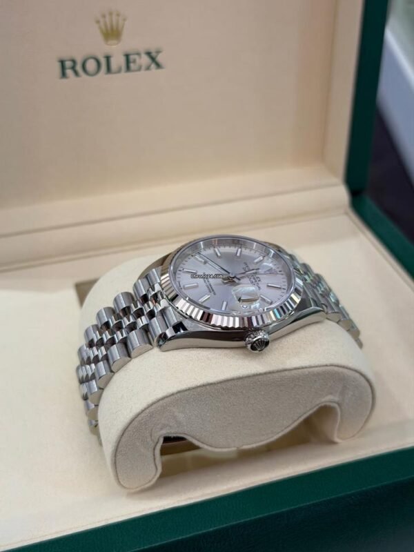 Rolex Datejust 36 NUOVO 2026 Maggio jubilee argent&eacute; full set con documenti e scatola Rolex