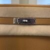 Herm&egrave;s Kelly 32 retourne NUOVA 2026 seriale G colore biscotto (biscuit) taurillon clemenc&eacute; con hardware palladio