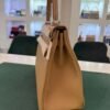 Herm&egrave;s Kelly 32 retourne NUOVA 2026 seriale G colore biscotto (biscuit) taurillon clemenc&eacute; con hardware palladio