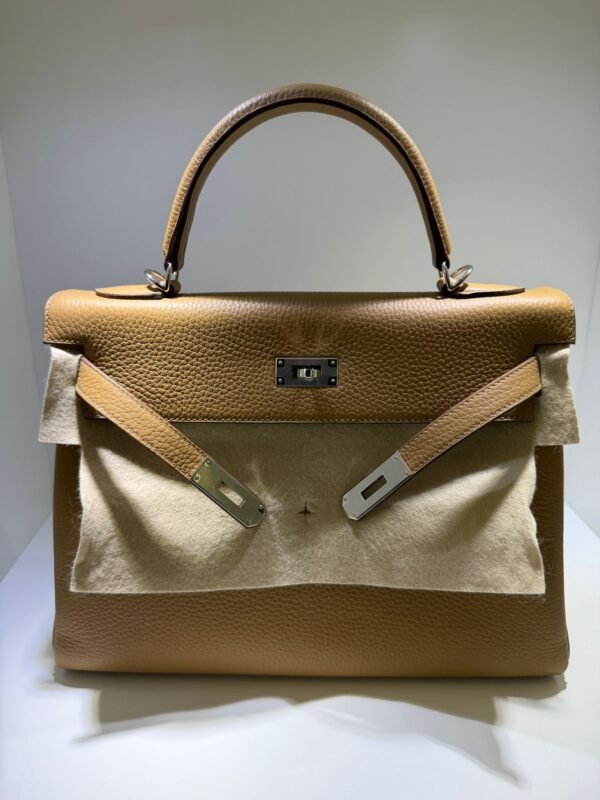 Herm&egrave;s Kelly 32 retourne NUOVA 2026 seriale G colore biscotto (biscuit) taurillon clemenc&eacute; con hardware palladio