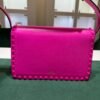 Valentino Garavani Rockstud Shoulder Bag fucsia neon