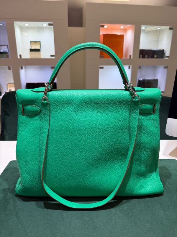 Hermès Kelly 40  hardware palladio second hand Retourne color vert Menthe in Taurillon Clémence