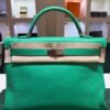 Hermès Kelly 40  hardware palladio second hand Retourne color vert Menthe in Taurillon Clémence
