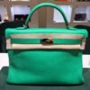 Hermès Kelly 40  hardware palladio second hand Retourne color vert Menthe in Taurillon Clémence