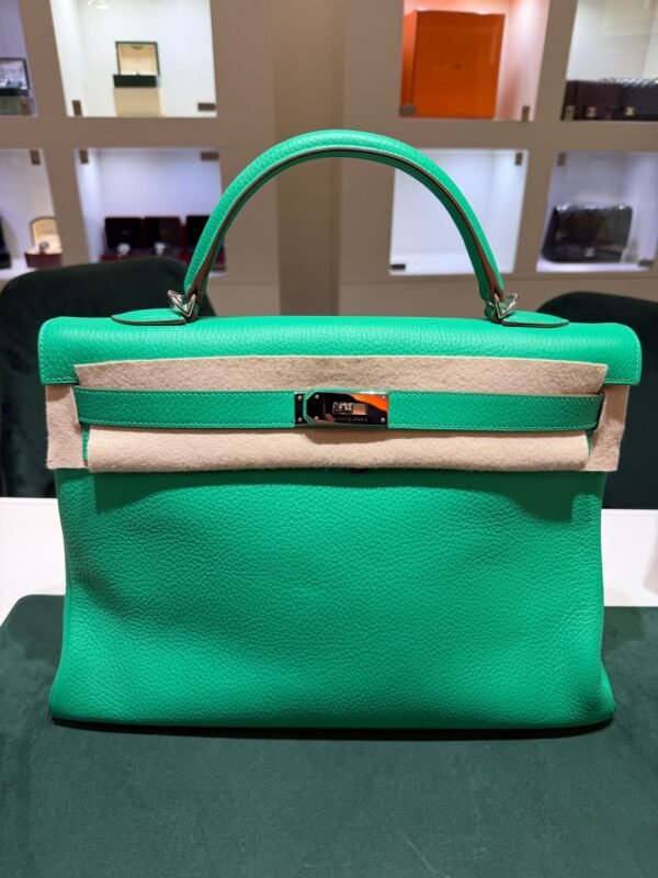 Hermès Kelly 40  hardware palladio second hand Retourne color vert Menthe in Taurillon Clémence