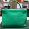 Hermès Kelly 40  hardware palladio second hand Retourne color vert Menthe in Taurillon Clémence