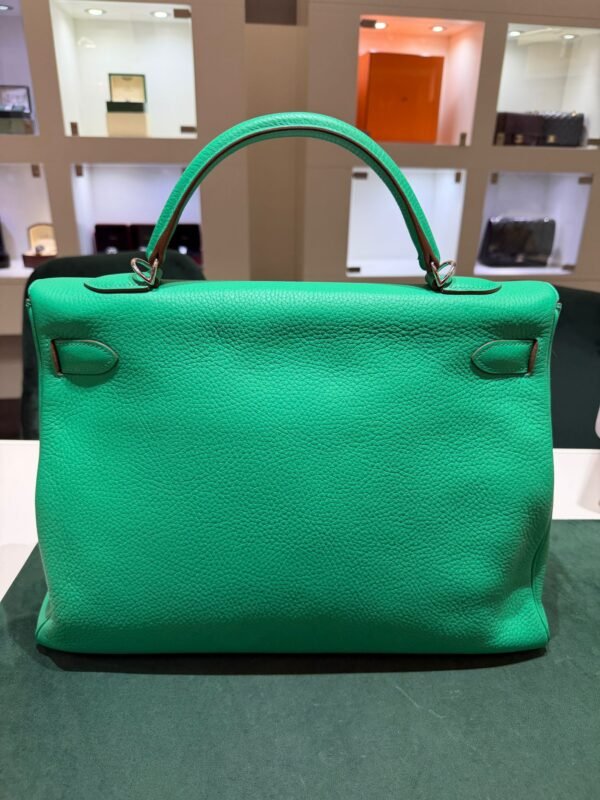Hermès Kelly 40  hardware palladio second hand Retourne color vert Menthe in Taurillon Clémence