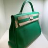 Hermès Kelly 40  hardware palladio second hand Retourne color vert Menthe in Taurillon Clémence