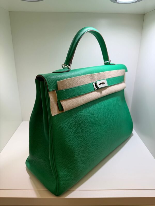 Hermès Kelly 40  hardware palladio second hand Retourne color vert Menthe in Taurillon Clémence