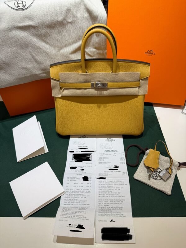 WhatsApp Image 2026-05-20 at 20.36.59 (1) Hermès Birkin 25 retourne veau togo colore Paille ( giallo ) stampa G NUOVA 2026 hardware palladio full set con scontrino ufficiale Hermès pellicole stickers ovunque