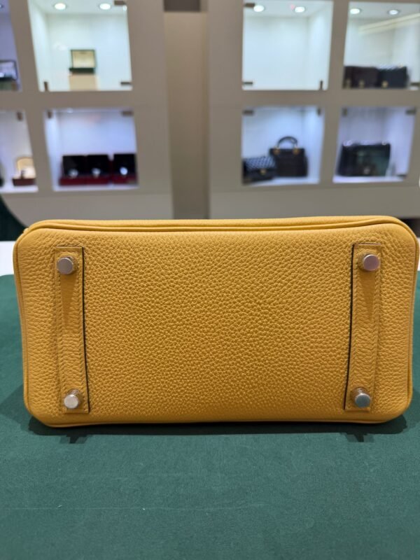 WhatsApp Image 2026-05-20 at 20.37.00 Hermès Birkin 25 retourne veau togo colore Paille ( giallo ) stampa G NUOVA 2026 hardware palladio full set con scontrino ufficiale Hermès pellicole stickers ovunque