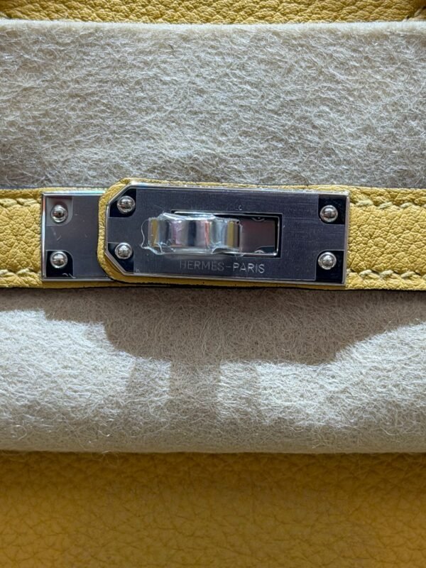 WhatsApp Image 2026-05-20 at 20.37.01 (1) Hermès Birkin 25 retourne veau togo colore Paille ( giallo ) stampa G NUOVA 2026 hardware palladio full set con scontrino ufficiale Hermès pellicole stickers ovunque