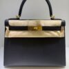 WhatsApp Image 2026-05-20 at 20.37.31 Hermès Kelly 28 sellier veau pellame epsom NUOVA 2026 seriale K color Noir nero con hardware dorato con tutti gli adesivi di protezione