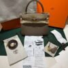 WhatsApp Image 2026-05-26 at 11.28.08 Hermès Kelly 25 retourne Nuova 2026 stampa G in pelle togo colore Etoupe tortora con hardware dorato con tutti gli adesivi di protezione dell’imballaggio e dell’hardware.