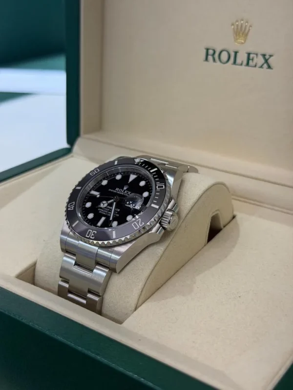 Rolex Submariner Date 41mm NUOVO 2026 Giugno Italia full set con documenti e scatola Rolex