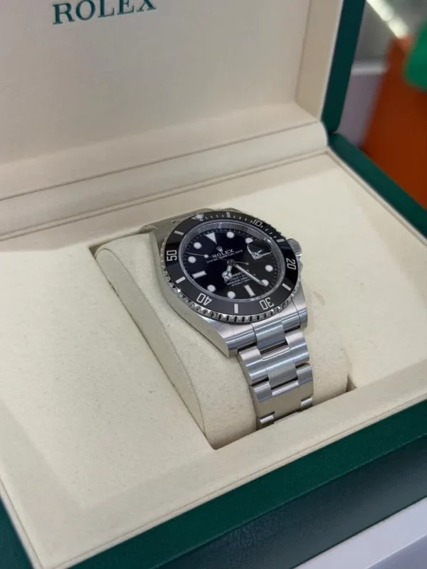 Rolex Submariner Date 41mm NUOVO 2026 Giugno Italia full set con documenti e scatola Rolex