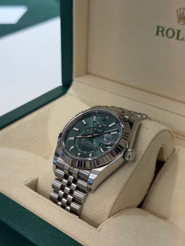 Rolex Sky-Dweller verde - green - menta del 2025 Jubilee Italia full set excellent condition