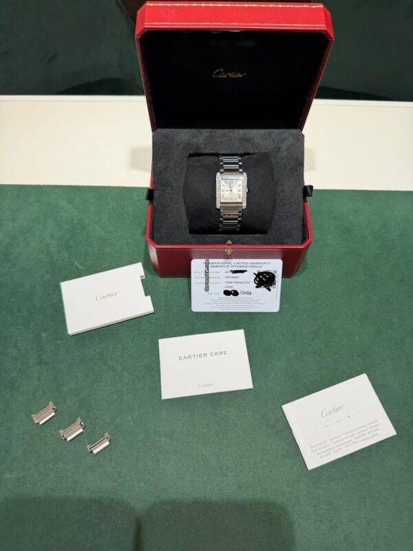 Cartier Tank Française 32mm del 2024 full set excellent condition con documenti scatola