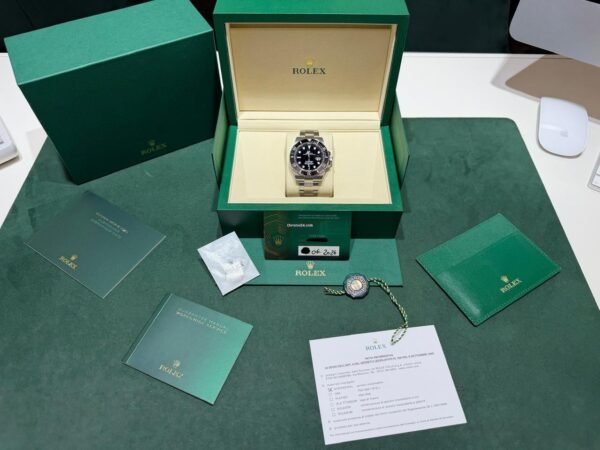 Rolex Submariner Date 41mm NUOVO 2026 Giugno Italia full set con documenti e scatola Rolex