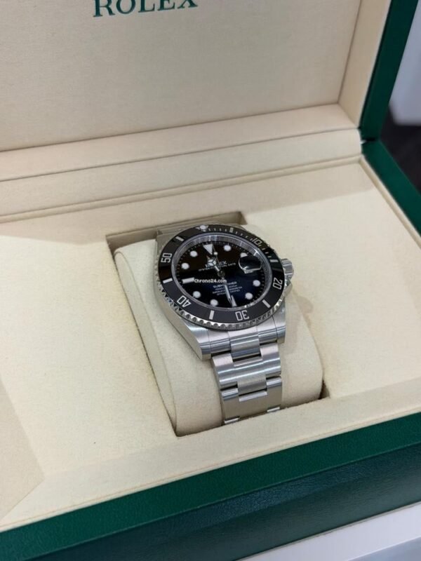 Rolex Submariner Date 41mm NUOVO 2026 Giugno Italia full set con documenti e scatola Rolex