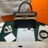 WhatsApp Image 2026-05-20 at 11.02.22 Hermès Kelly 28 sellier veau pellame epsom second hand del 2017 color Noir nero con hardware palladio full set excellent condition